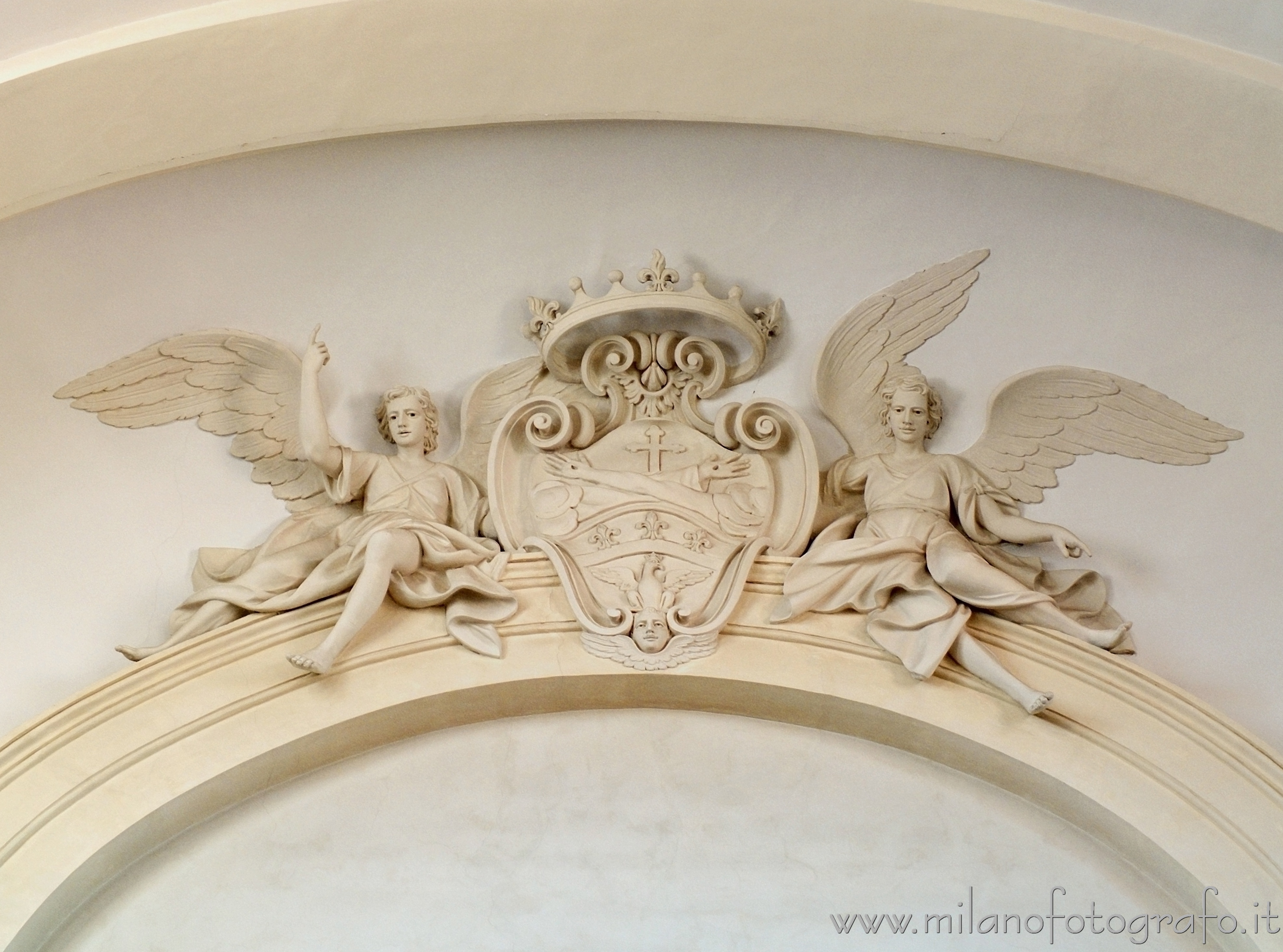 Rimini - Statue di angeli nella Chiesa di San Giovanni Battista